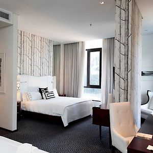 DAVINCI Hotel on Nelson Mandela Square